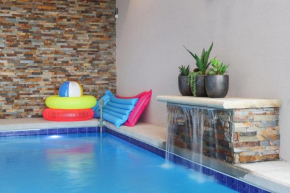 Paradise Pool Lodge